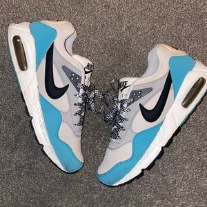 Womens Air max correlate